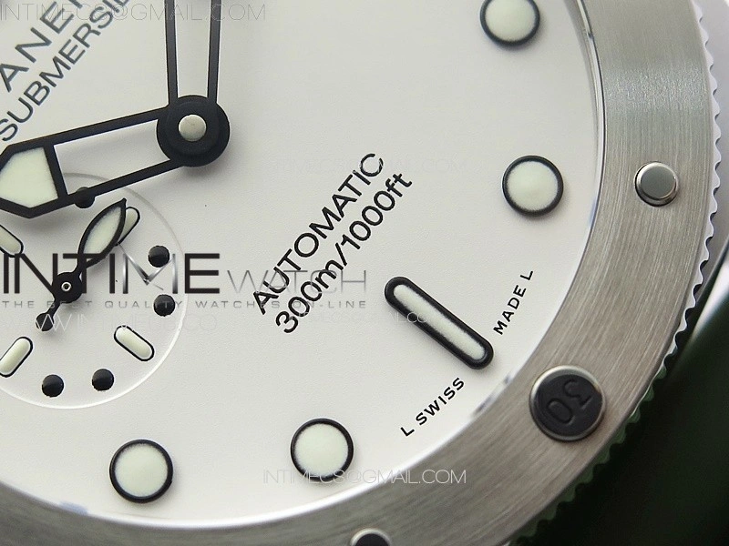 PAM1226 Submersible TTF Best Edition White Dial On Green Rubber Strap P.900 Clone